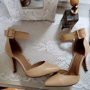 NWOT Diba London Tan Women's Heels